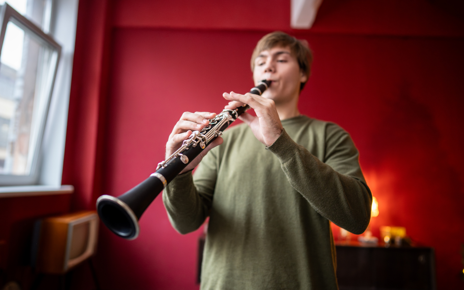 kids playing saxophone instrument (1)
